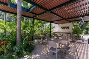 屋外ダイニングエリア