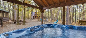 Pet-Friendly | Kid’s Playset | Fire Pit | Hot Tub