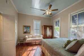 3 chambres, fer et planche à repasser, Wi-Fi, draps fournis