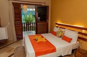 Habitación Confort doble, 1 cama de matrimonio, vistas a la piscina