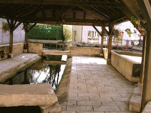 Gorgeous house with pool, beautiful grounds, in a village with bar and baker