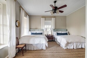 3 bedrooms, desk, iron/ironing board, travel crib