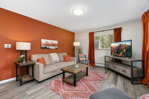 Terra Cotta Suite | Cozy Spot in Old Town FoCo
