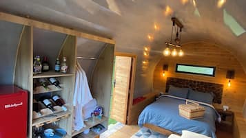 Family Cabin | Down comforters, minibar, bed sheets