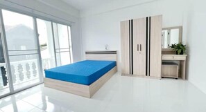 4 bedrooms, WiFi, bed sheets