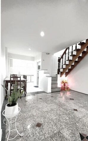 Imagen sin descripción, 5 de 25, botón