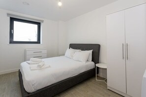 2 bedrooms, iron/ironing board, WiFi, bed sheets - Stunning 2 Bed Apartment in Salford, Amazing Views (Greater Manchester)