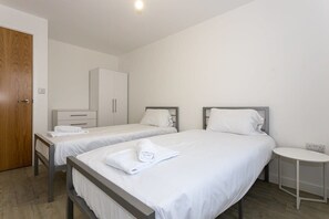 2 soverom, strykejern/-brett, wi-fi og sengetøy