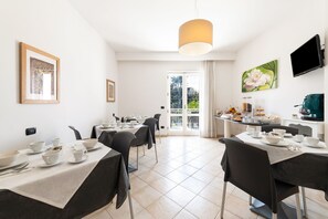 Dagelijks ontbijtbuffet inbegrepen