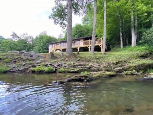 Creek Side Cottage in Valle Crucis