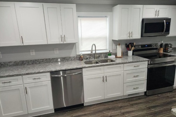 Frigorífic, microones, forn i placa de cuina