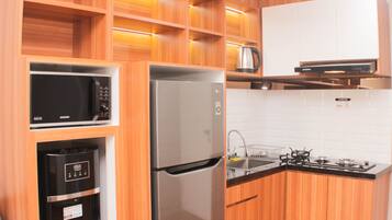 Apartment, 2 Bedrooms | Private kitchen