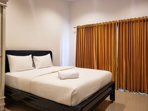 Studio | Free WiFi - Fancy And Nice Studio At Tamansari The Hive Apartment (Jakarta)