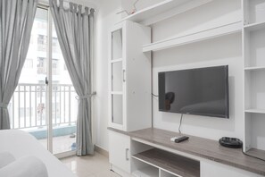 Studio - Minimalist And Cozy Studio Room At The Nest Puri Apartment (Tangerang)