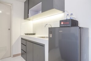 Apartment, 2 Bedrooms | Private kitchen