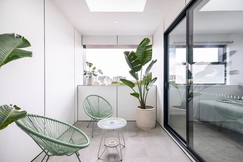 3 Bedroom Townhouse- Free parking