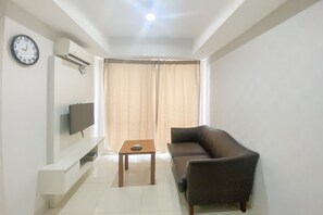 Apartment, 2 Bedrooms | Living room