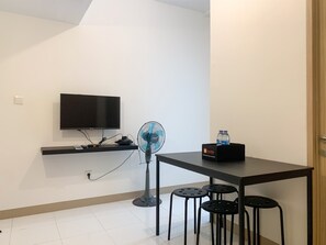 Apartamento, 2 habitaciones | Comedor