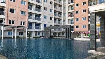 Kolam renang outdoor