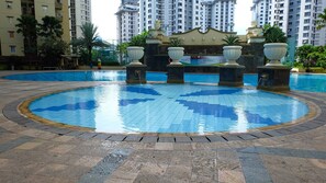 Outdoor pool - Homey Combined Unit 3Br Apartment At Mediterania Palace Residences (Jakarta)