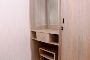 2 bedrooms, free WiFi - Nice And Best Deal 2Br At Green Pramuka City Apartment (Jakarta)