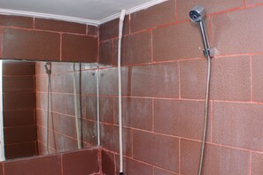 Apartment, 2 Schlafzimmer | Badezimmer | Dusche, kostenlose Toilettenartikel