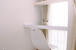 Free WiFi - Luxurious Studio At Vasanta Innopark Apartment (Cikarang)