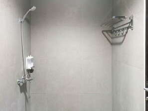 Studio | Bathroom - Luxury Studio At Patraland Amarta Apartment (Ngaglik)