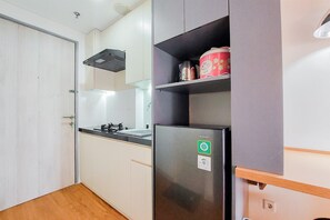 Private kitchen - Nice Studio At 21Th Floor Akasa Pure Living Bsd Apartment (South Tangerang)