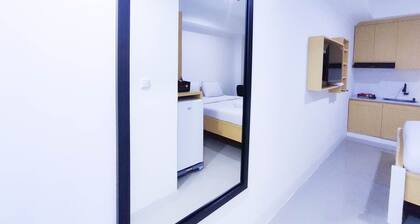 Cozy Studio At 9Th Floor Paltrow City Apartment