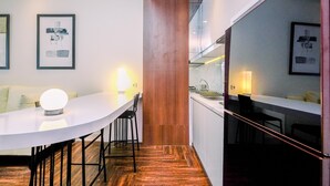 Ảnh chưa phân loại, 2 trong số 23 ảnh, nút