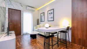 Ảnh chưa phân loại, 4 trong số 23 ảnh, nút