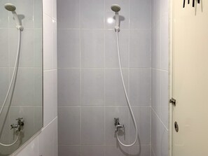 Bathroom - Cozy Studio At Tokyo Riverside Pik 2 Apartment (Teluknaga)
