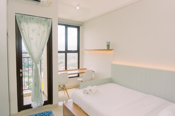 Free WiFi - Good Deal And Simply Look Studio Room At Transpark Bintaro Apartment (South Tangerang)