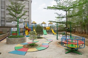 Children’s play area – outdoor