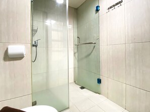 Bathroom - Best Location Studio At Tamansari La Grande Apartment (Bandung)