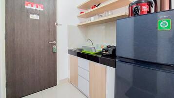 Estúdio | Cozinha privada | Geladeira, cooktop, talheres/pratos/utensílios de cozinha