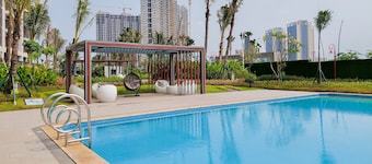 Scenic Designed And Comfy Studio At Sky House Bsd Apartment