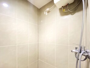 Studio | Kamar mandi | Shower dan perlengkapan mandi gratis
