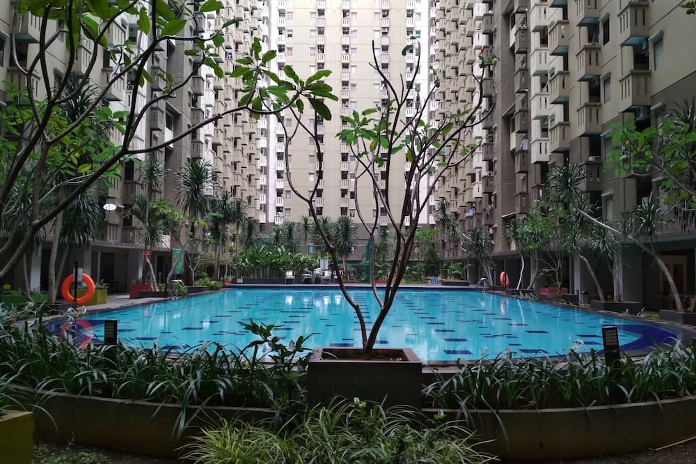 Graceful 2Br Apartment At Gateway Ahmad Yani Cicadas