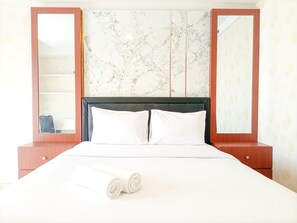 Studio | Free WiFi - Elegant And Minimalist Studio At Mataram City Apartment (Ngaglik)