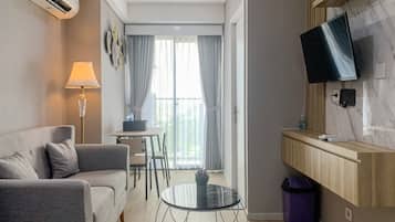 Apartment, 2 Bedrooms | Living room | TV