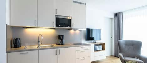 冷蔵庫、電子レンジ、コンロ、食器洗い機