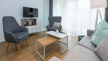 Fernseher, Stereoanlage