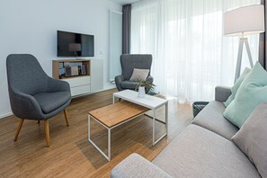 Fernseher, Stereoanlage