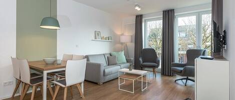 Télévision, chaîne hi-fi