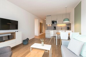 Télévision, chaîne hi-fi