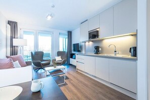 Fernseher, Stereoanlage