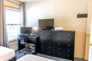 2 bedrooms, desk, iron/ironing board, WiFi - Main St 2BR/Next to Ski Access (Breckenridge)