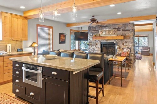 3BR Townhome/Incredible Location